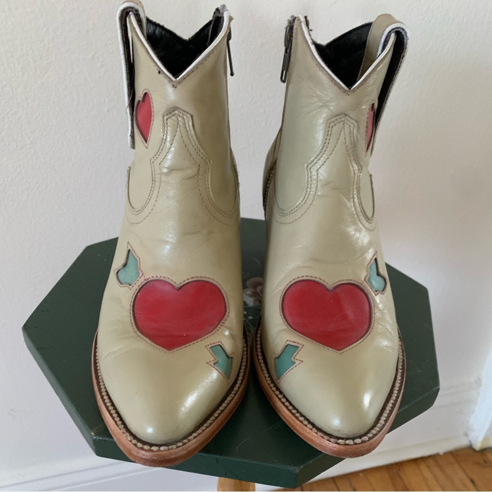 Sweetheart Booties - Austin’s Famous Allen’s Boots, Size 7.5, Beige